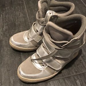 Silver metallic hi-tops, size 7, wedge